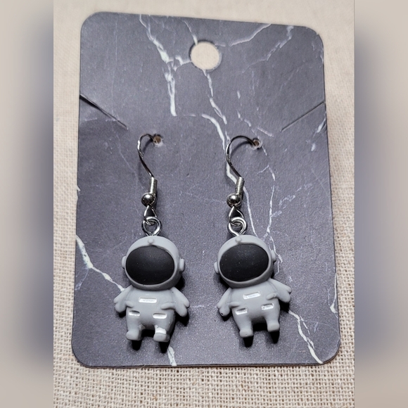 Astronaut Earrings - Picture 1 of 4